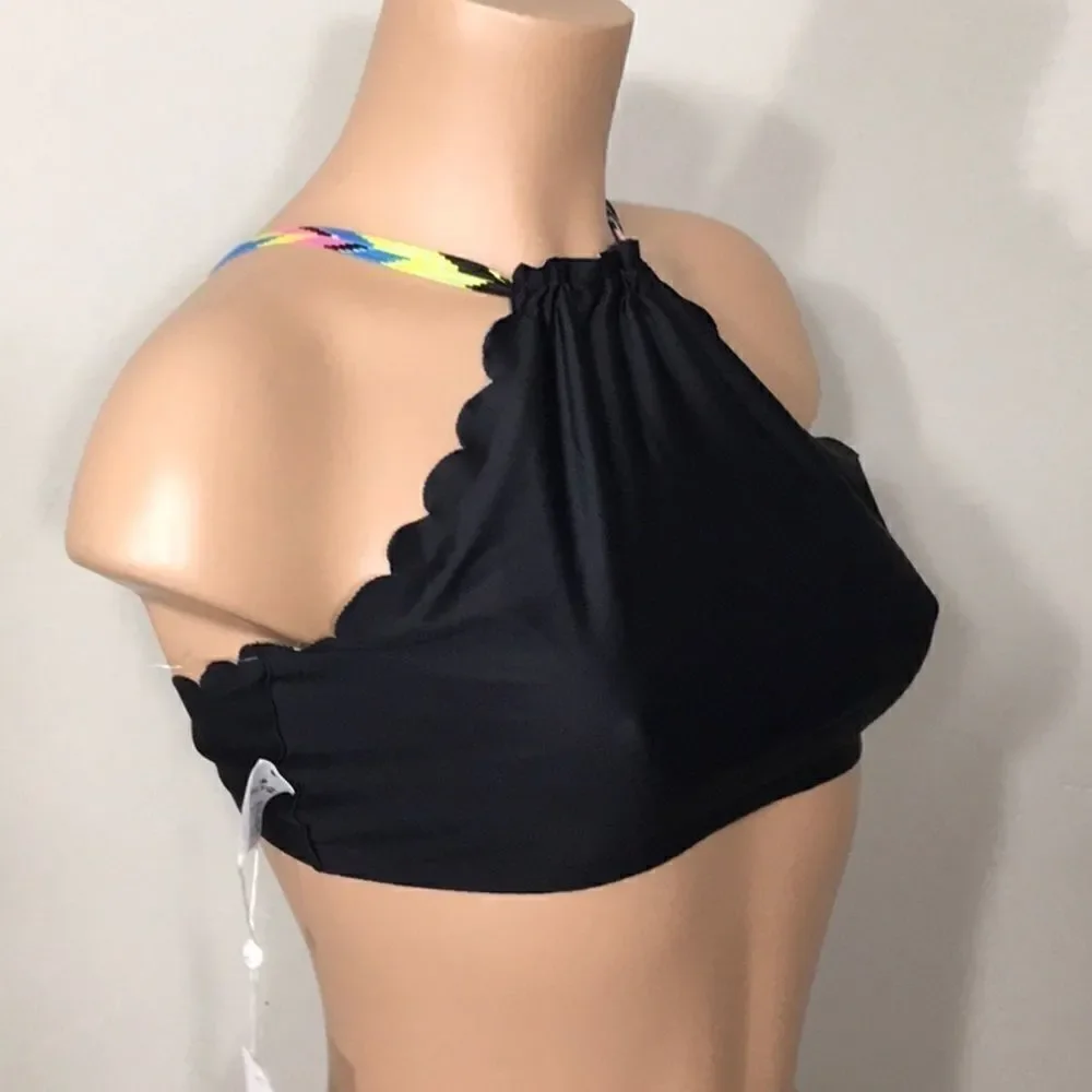 PILYQ Clara reversible Wave halter top. NWT